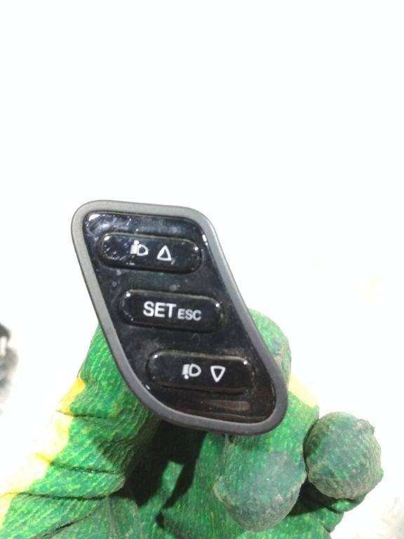 кнопка корректора фар Alfa Romeo Giulietta 940 2011, 156088495 - фото №1