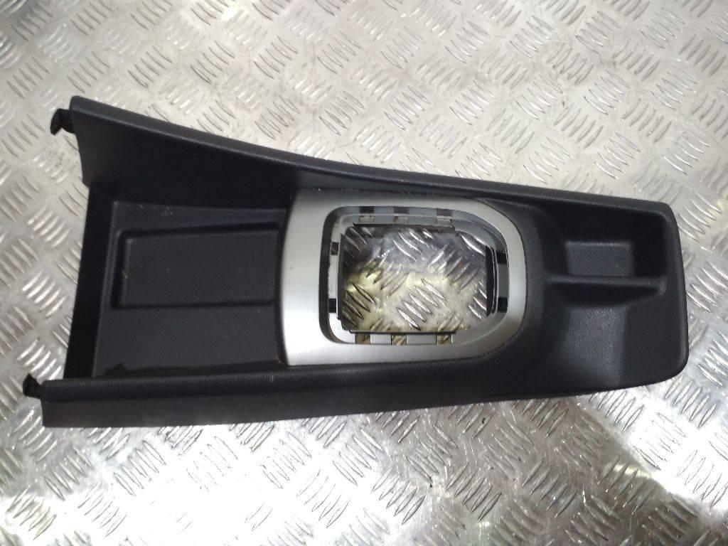 рамка обрамление кулисы Kia Rio 3 поколение 2013, 84631-1W000 - фото №1