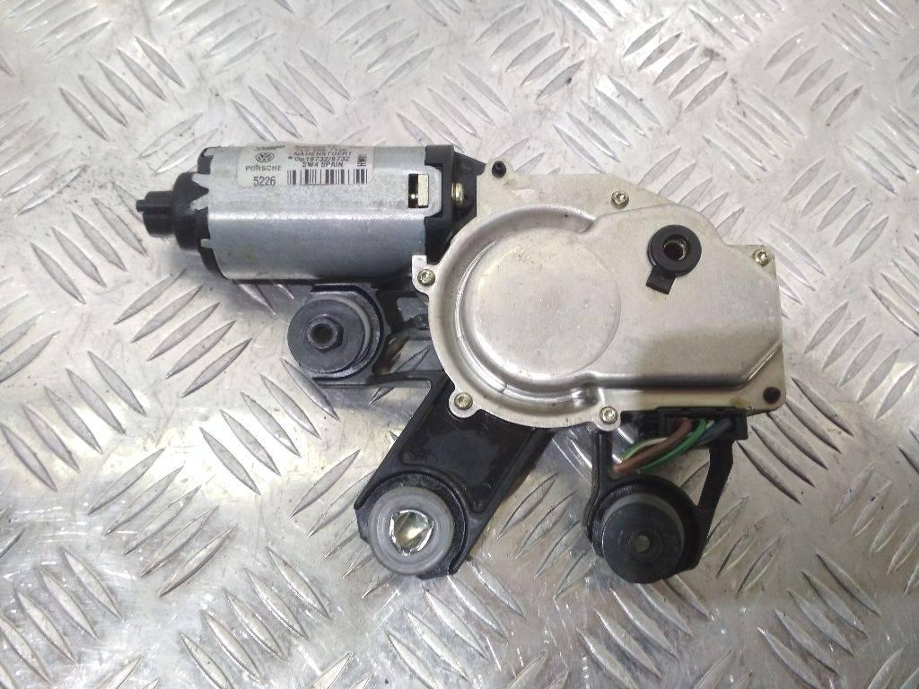 моторчик заднего стеклоочистителя (дворника) Volkswagen Touareg 1 поколение 2006, 53032612, 7L0955712C - фото №1