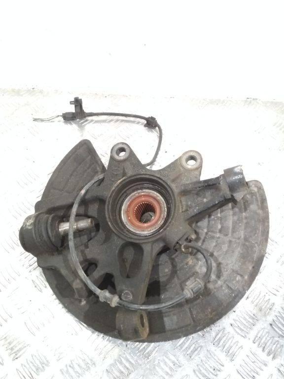 кулак поворотный правый Mercedes-Benz M-Класс W163 2000 - фото №1