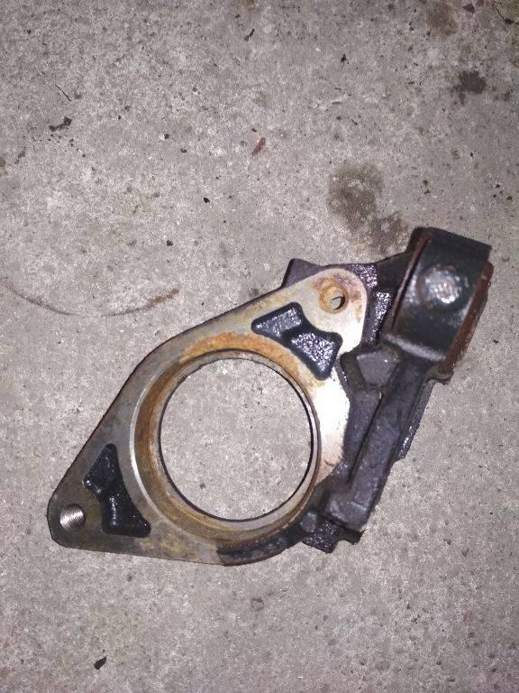 кронштейн полуоси Renault Laguna 2 поколение 2001, 1.9 л., дизель, МКПП, 186845 - фото №1