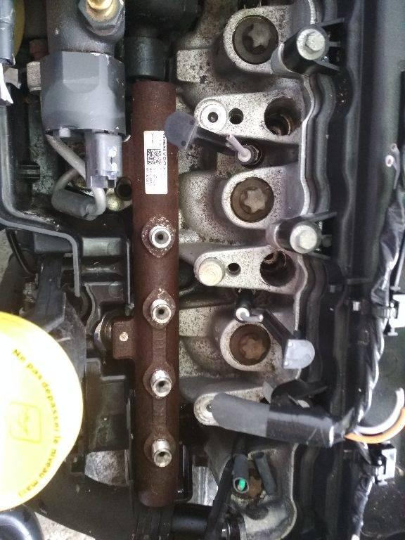 топливная рампа Renault Scenic 3 поколение 2009, 1.5 л., дизель, МКПП, 8200815617, SIEMENS - фото №1