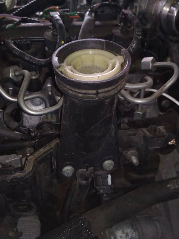 маслозаливная горловина Renault Clio 4 поколение 2015, 1.5 л., дизель, МКПП - фото №1