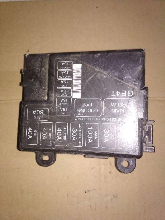 блок предохранителей Mazda 626 GF 1997, 72543034 - фото №1
