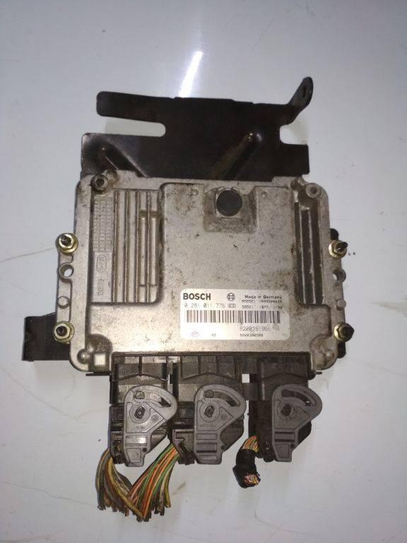 блок управления двигателем Renault Scenic 2 поколение 2005, 0281011776 - фото №1