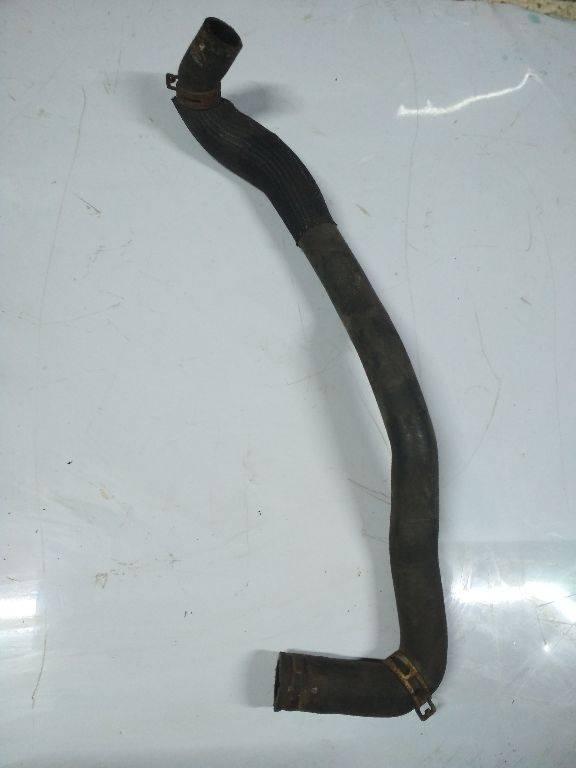 патрубок радиатора Renault Duster 1 поколение 2012, 1.5 л., дизель - фото №1