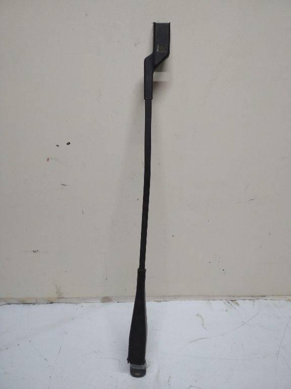 щеткодержатель (поводок стеклоочистителя, дворник) Peugeot Partner 2 поколение (B9) 2009, 9682974380 - фото №1