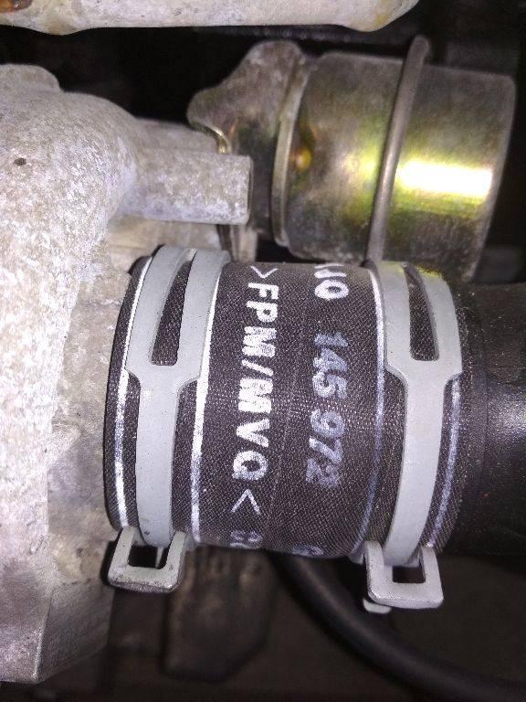 патрубок интеркулера Volkswagen Polo 4 поколение 2002, 1.4 л., дизель, 1J0145972 - фото №1