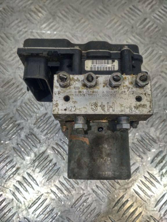 блок ABS Mercedes-Benz Sprinter 2 поколение (W906) 2006, 0265251365 - фото №1