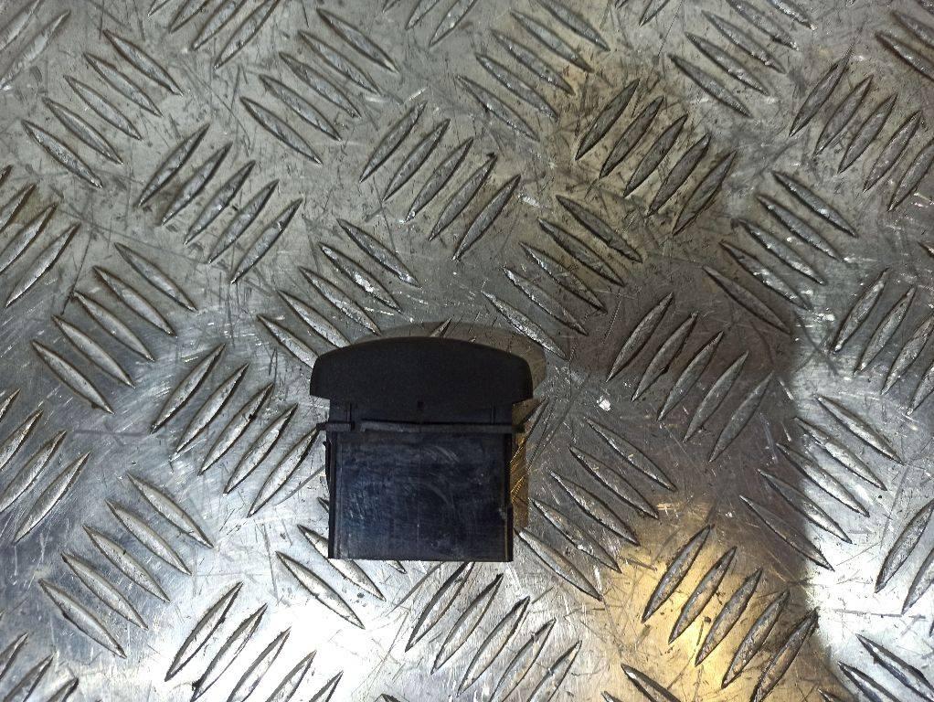 кнопка открывания люка DAF 95 2 поколение (XF) 2002, 1435596 - фото №1