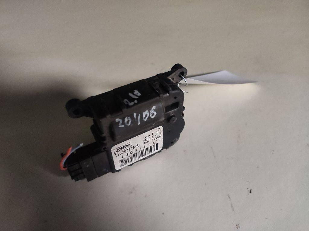 моторчик заслонки печки Renault Megane 3 поколение 2011, T1020411F, 1903111A, 100-0191-01-0 - фото №1