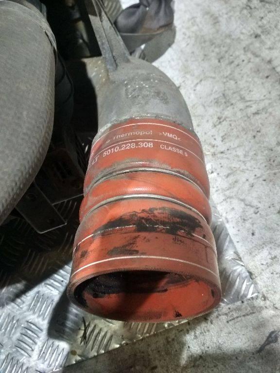 патрубок интеркулера Renault Magnum 4 поколение 2005, 5010228308 - фото №1