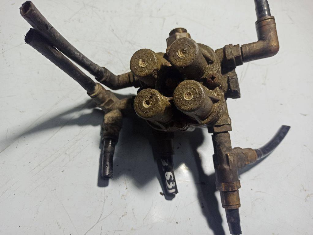 Клапан защитный 4-х контурный Volvo FH 2 поколение 2002, RL3515CA - фото №1