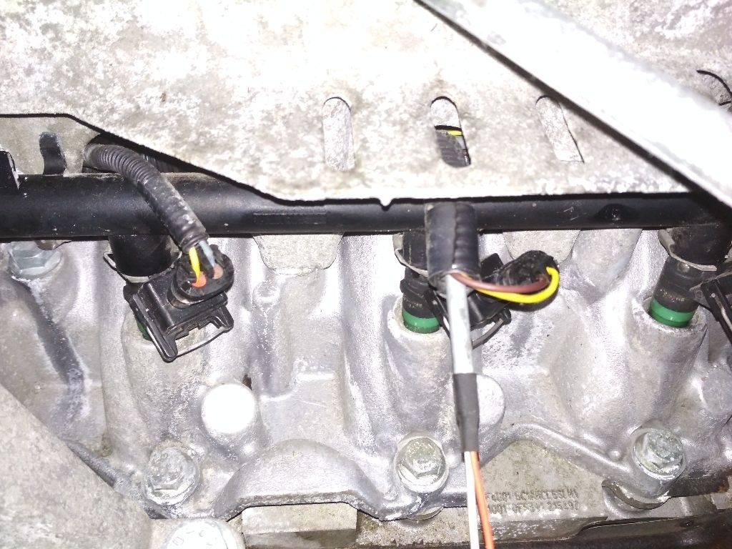 топливная рампа Renault Laguna 2 поколение 2001, 1.8 л., бензин, МКПП - фото №1