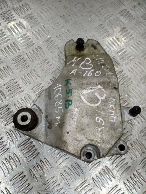 кронштейн двигателя Mercedes-Benz CLA-Класс C117 2015, A2702230002 - фото №1