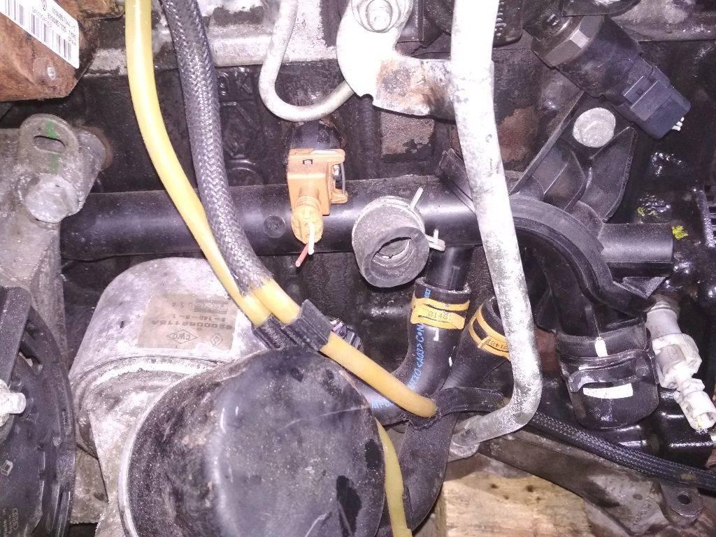 трубка охлаждающей жидкости Renault Megane 2 поколение 2003, 1.5 л., дизель, МКПП - фото №1