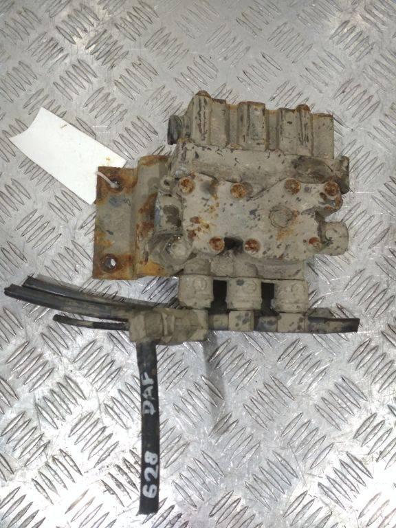 кран уровня подвески DAF 95 2 поколение (XF) 2002, 4728800300 - фото №1