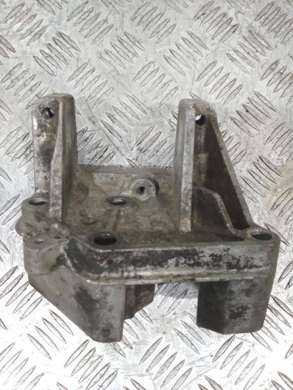 кронштейн двигателя Renault Master 2 поколение 2002, 2.2 л., дизель, МКПП, 7700312867 - фото №1