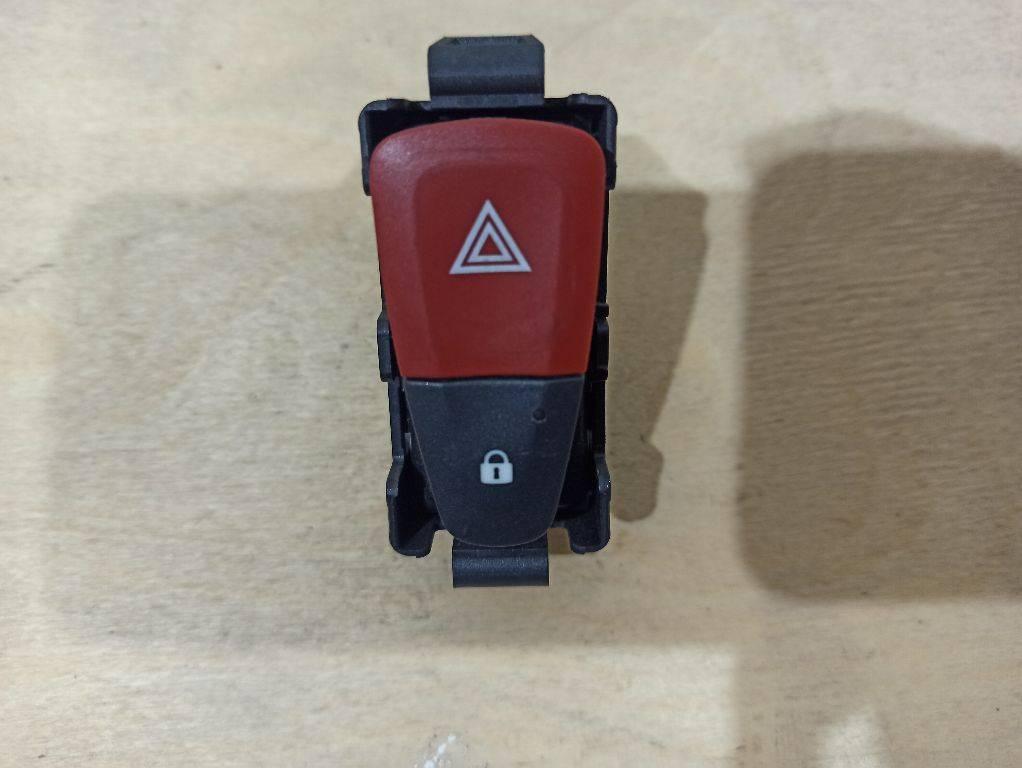 кнопка аварийной сигнализации Renault Megane 3 поколение 2010, 8200214896 - фото №1