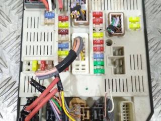 блок предохранителей Renault Megane 3 поколение 2009, 284B60008R