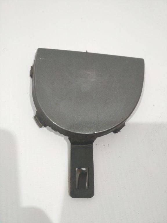 заглушка (решетка) в бампер Renault Clio 3 поколение 2008 - фото №1