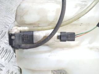 насос (моторчик) омывателя стекла Renault Megane 3 поколение 2008, 8200295685