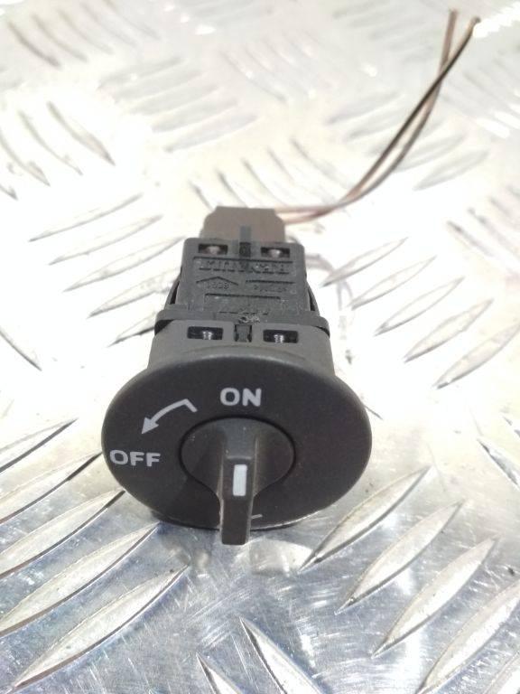 кнопка Airbag Renault Sandero 1 поколение 2011, 681995427R, 8200169389 - фото №1