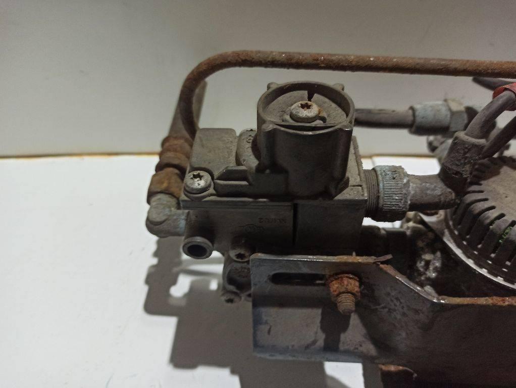 кран распределительный Volvo FH 2 поколение 2009, Z013356R - фото №1