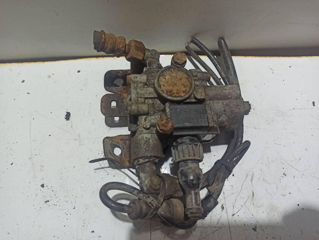 кран распределительный Scania 4-Series 2001, 4721950180 - фото №1