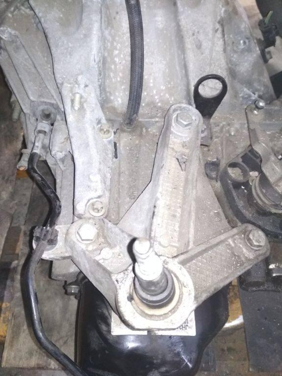 кронштейн КПП Renault Modus 1 поколение 2005, 1.6 л., бензин, МКПП - фото №1