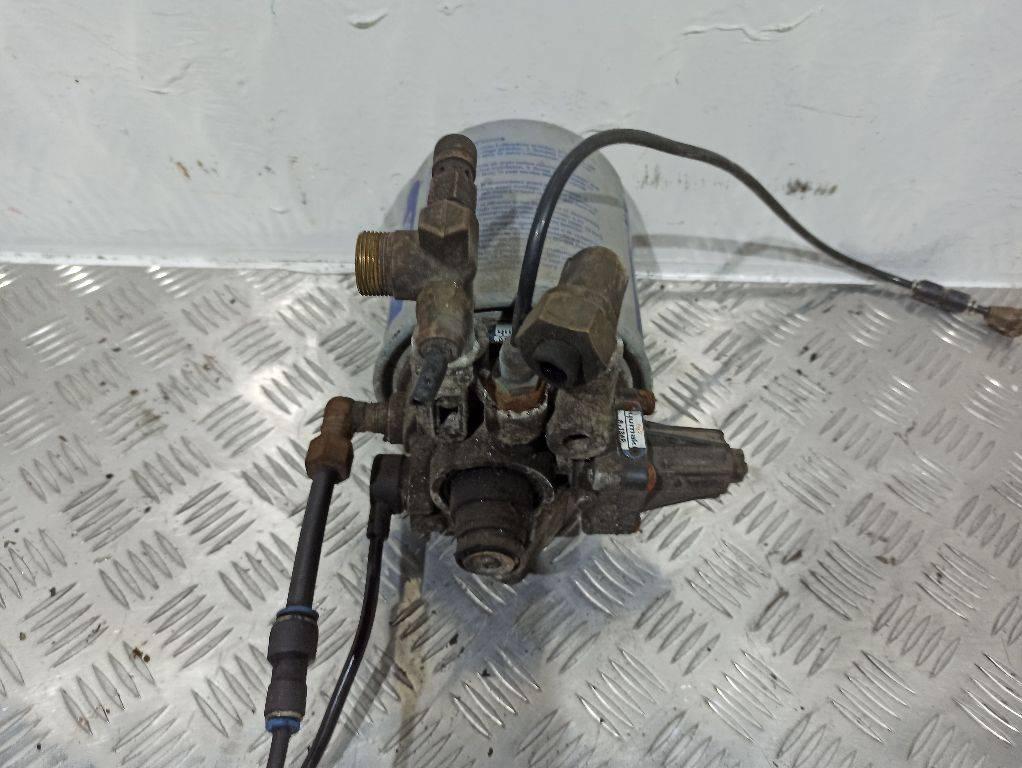 Осушитель воздуха / влагоотделитель Scania 4-Series 2002 - фото №1