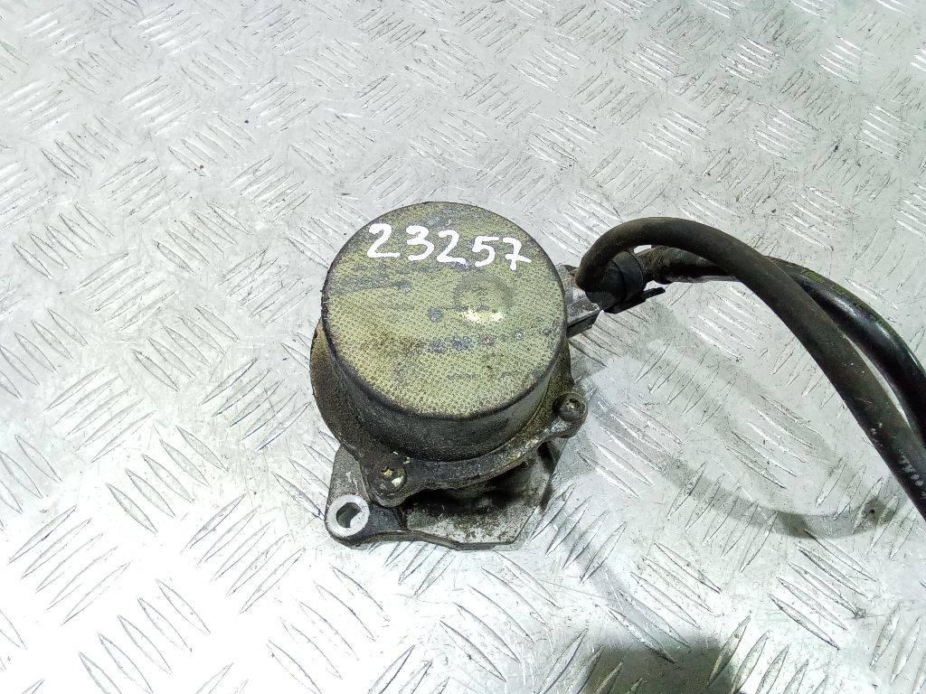 насос вакуумный Renault Megane 2 поколение 2004, 1.5 л., дизель, МКПП, 8200175167 - фото №1