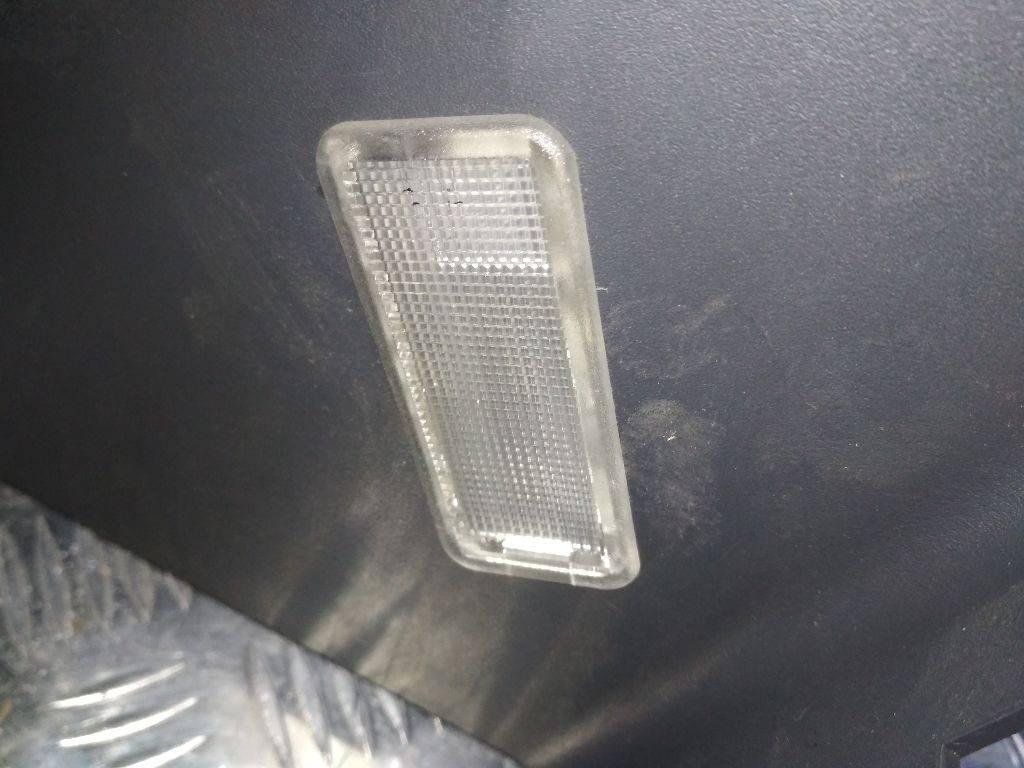 фонарь салона (плафон) Peugeot 3008 1 поколение 2010 - фото №1