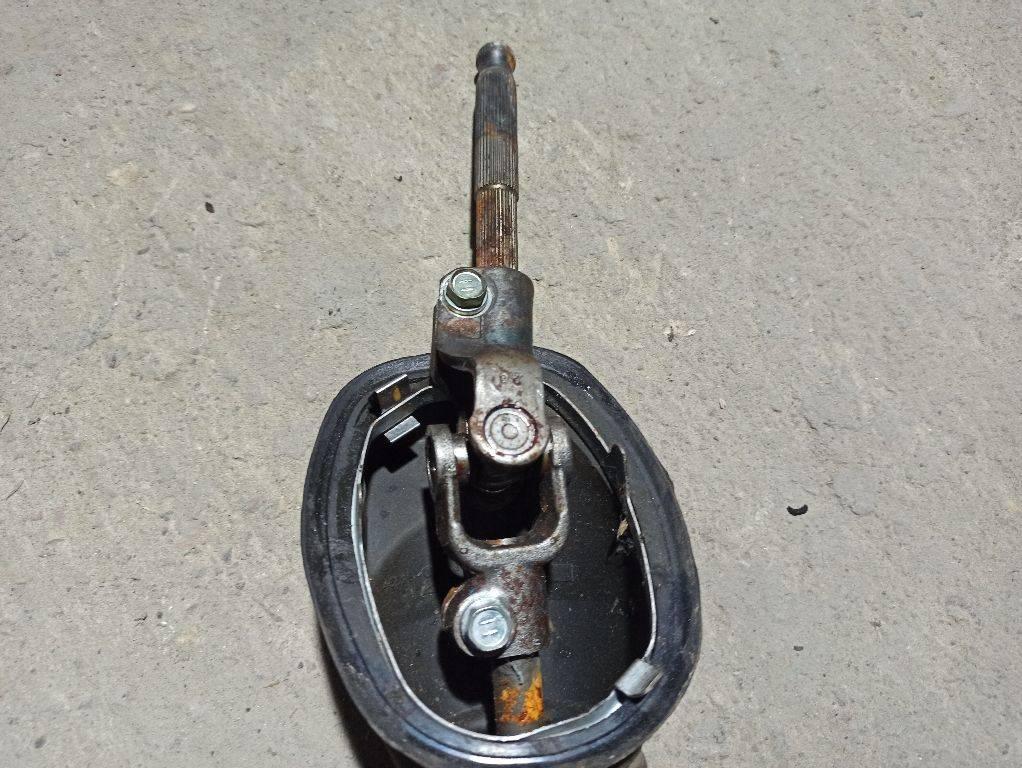 рулевой карданчик Opel Corsa D 2008 - фото №1