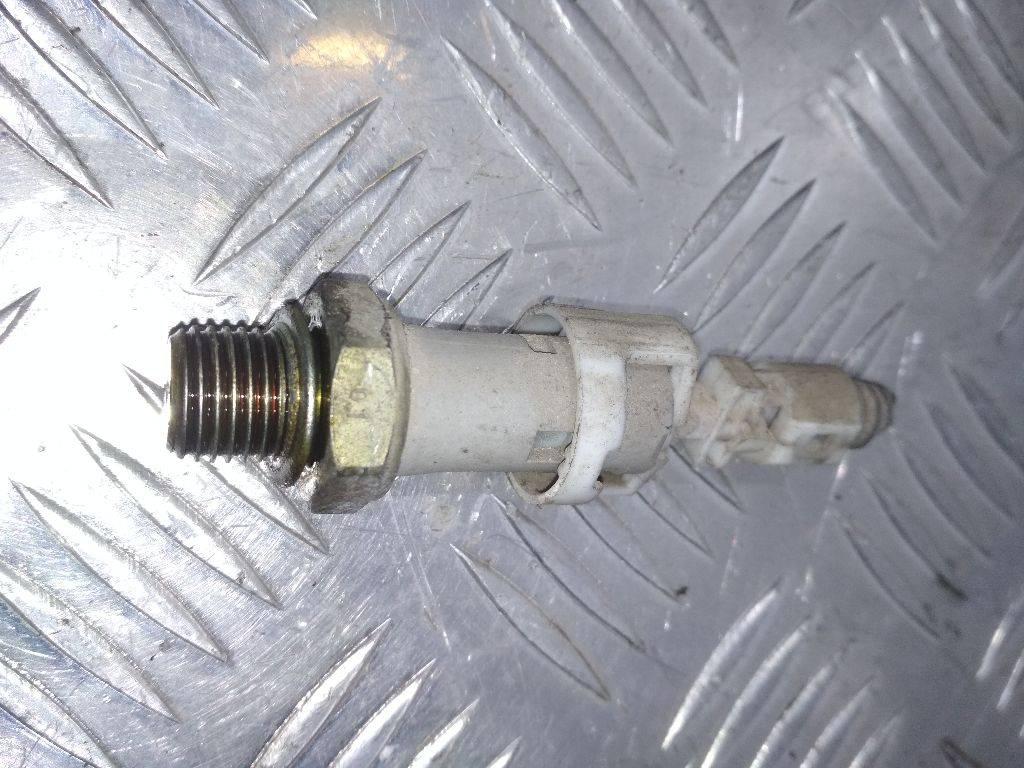 датчик давления масла Renault Laguna 2 поколение 2003, бензин - фото №1