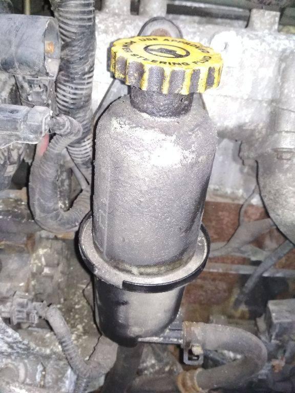 бачок гидроусилителя Chrysler Voyager 4 поколение 2002, 2.5 л., дизель, МКПП, 04743067AA - фото №1