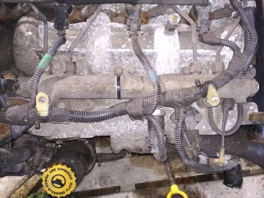 топливная рампа Chrysler Voyager 4 поколение 2002, 2.5 л., дизель, МКПП, 0445214041 - фото №1