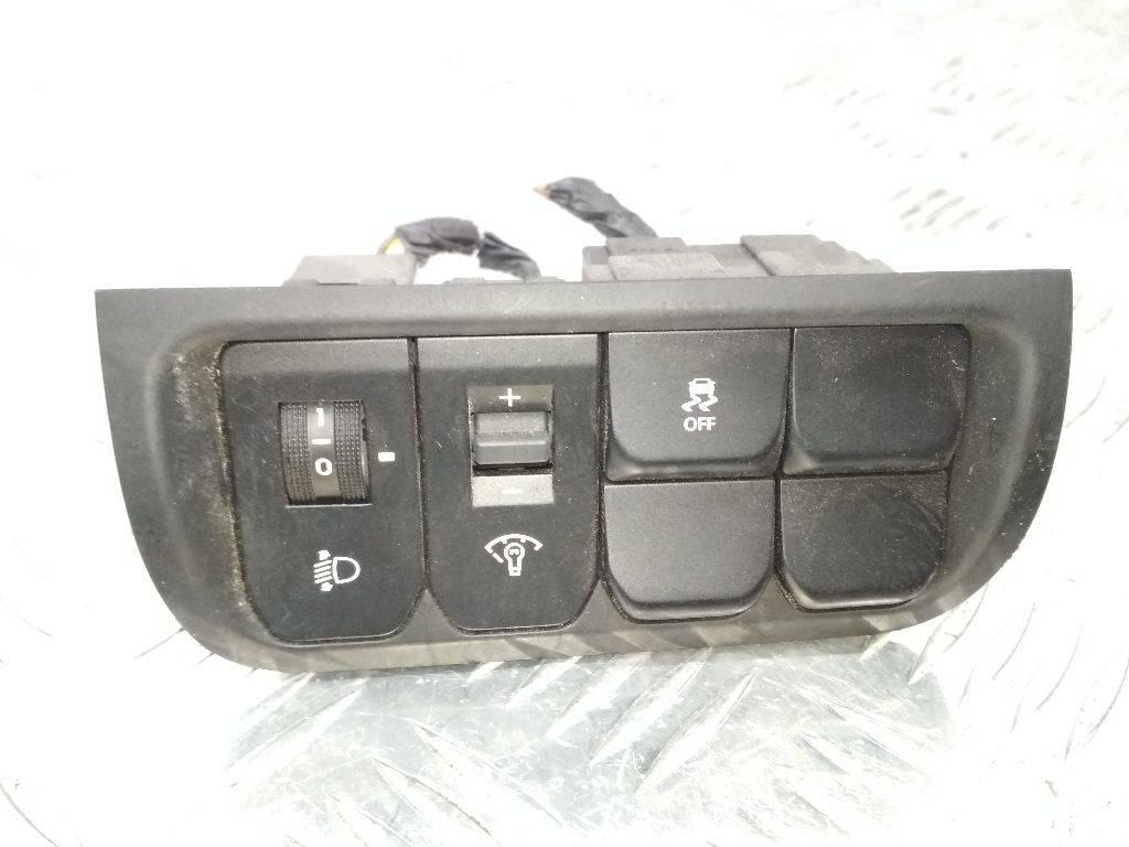 кнопка (выключатель) Kia Rio 3 поколение 2012, 299105391 - фото №1