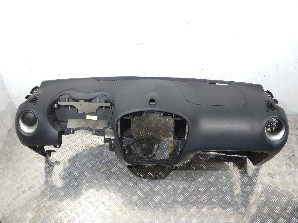 панель передняя салона (торпедо) Nissan Juke YF15 2010, 681PZ1KZ0A - фото №1