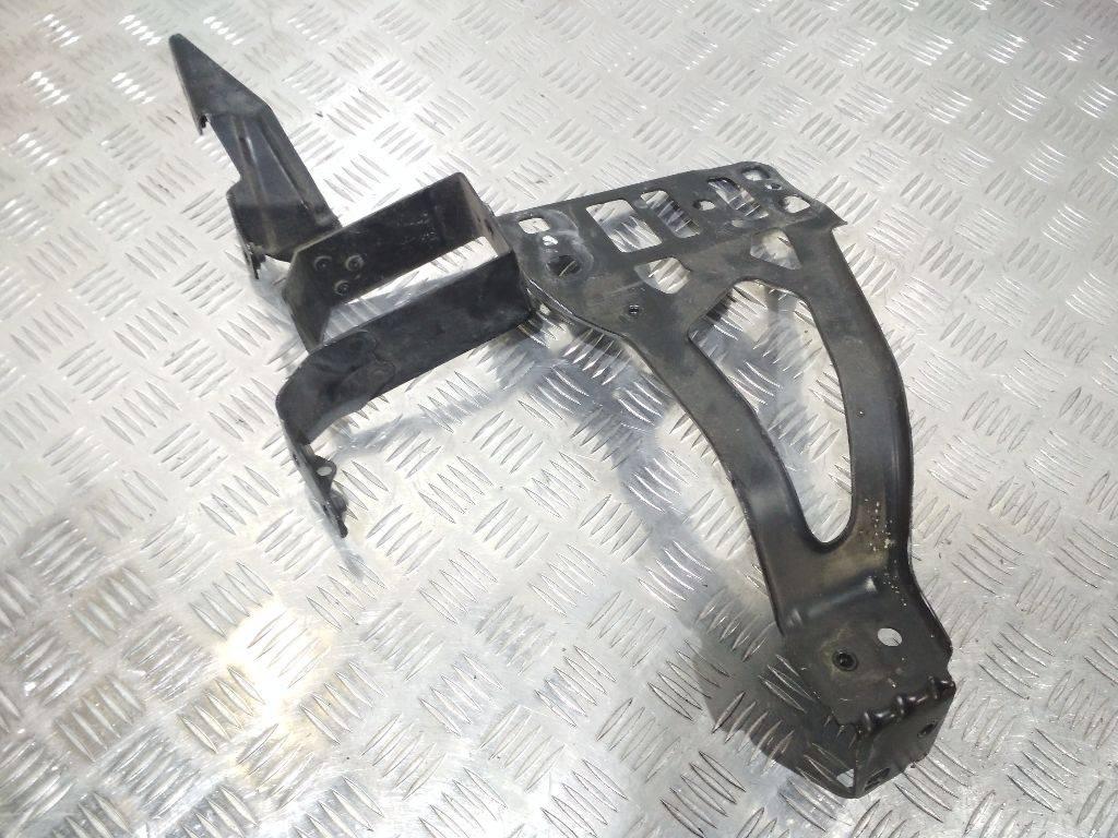 крепление бампера BMW 5 серия E60/E61 2005, 51647163484 - фото №1