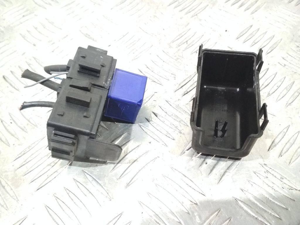 блок реле Renault Scenic 3 поколение 2009, 8200222933 - фото №1