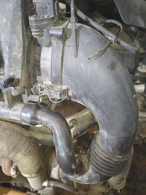 патрубок воздушного фильтра Rover 75 1 поколение 2002, 2.0 л., дизель, МКПП, 13712247953 - фото №1