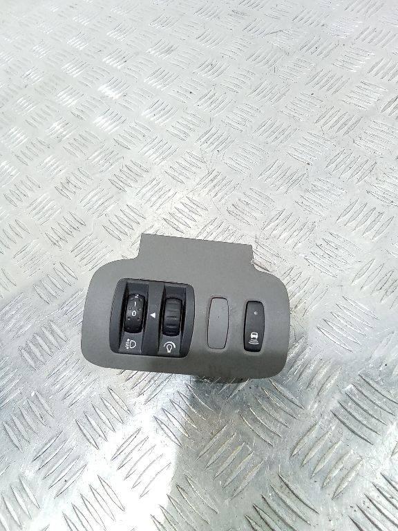 кнопка (выключатель) Renault Scenic 2 поколение 2004, 8200140984 - фото №1