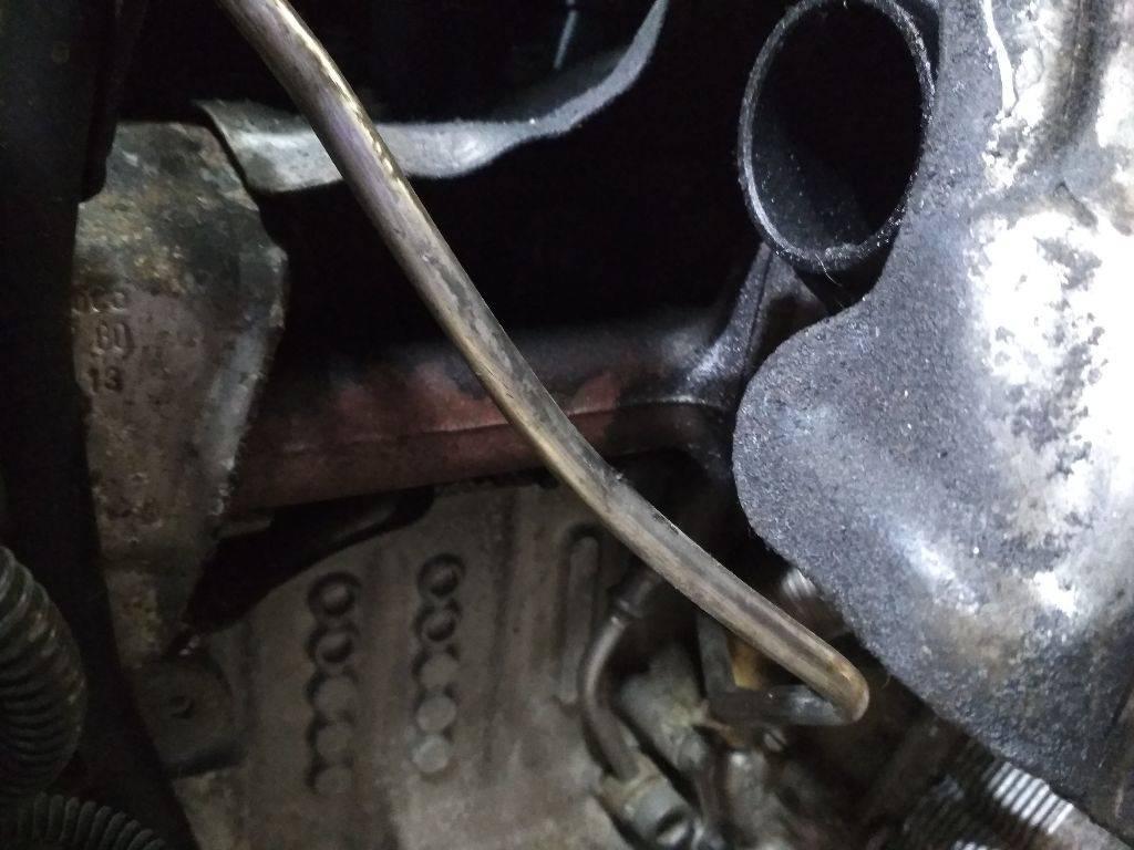 коллектор выпускной Peugeot 208 1 поколение 2013, 1.4 л., дизель, МКПП - фото №1