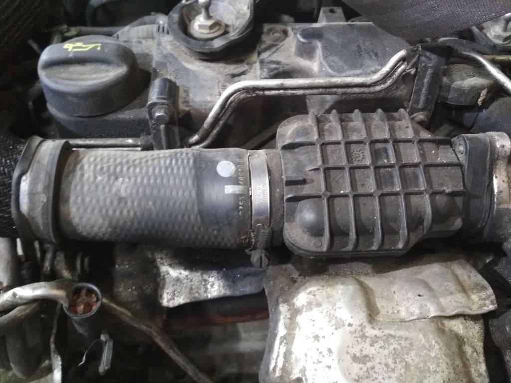 патрубок интеркулера Peugeot 208 1 поколение 2013, 1.4 л., дизель, МКПП - фото №1