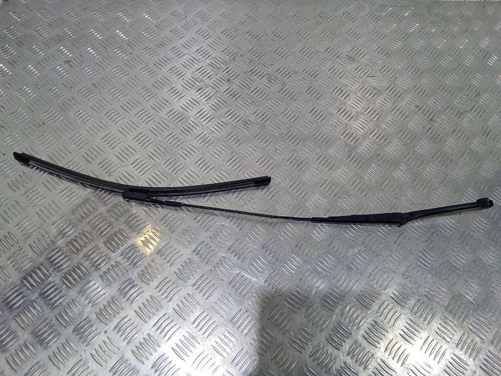 щеткодержатель (поводок стеклоочистителя, дворник) Audi A4 B8/8K 2010, 8K1955408 - фото №1