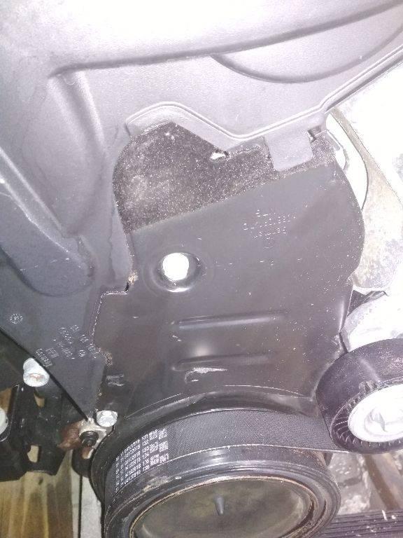 защита (кожух) ремня ГРМ Audi A4 B8/8K 2008, 2.0 л., дизель, МКПП, 038109147D - фото №1