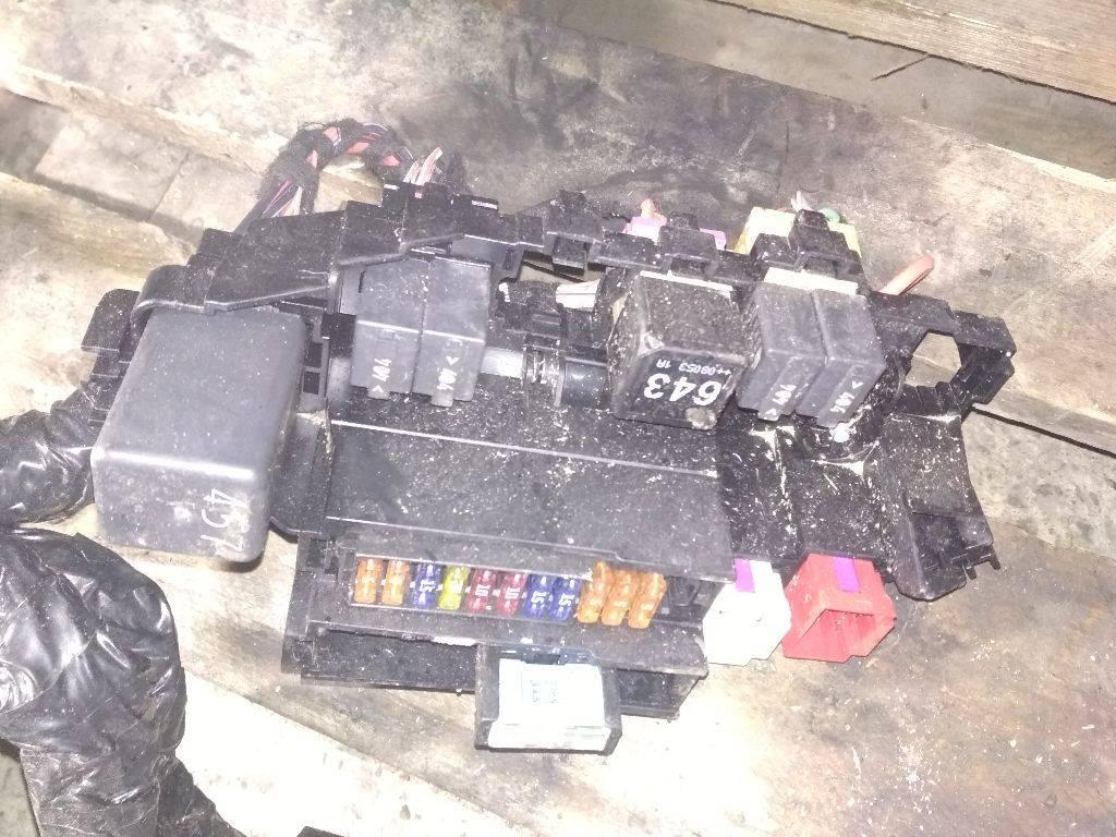 блок предохранителей Audi A4 B8/8K 2008, 2.0 л., дизель, МКПП, 8K1997503 - фото №1