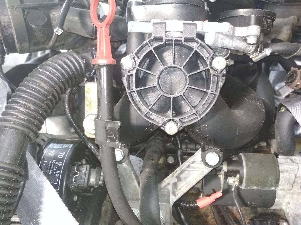 коллектор впускной BMW 3 серия E46 2000, 2.0 л., бензин, МКПП - фото №1