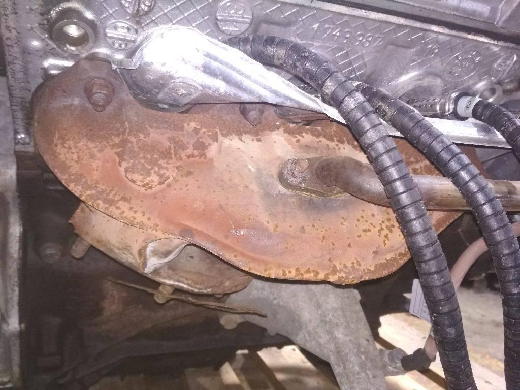 коллектор выпускной BMW 3 серия E46 2000, 2.0 л., бензин, МКПП - фото №1